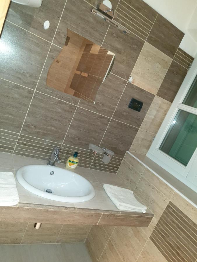 Smartnook Rooms And Apartment Esterno foto