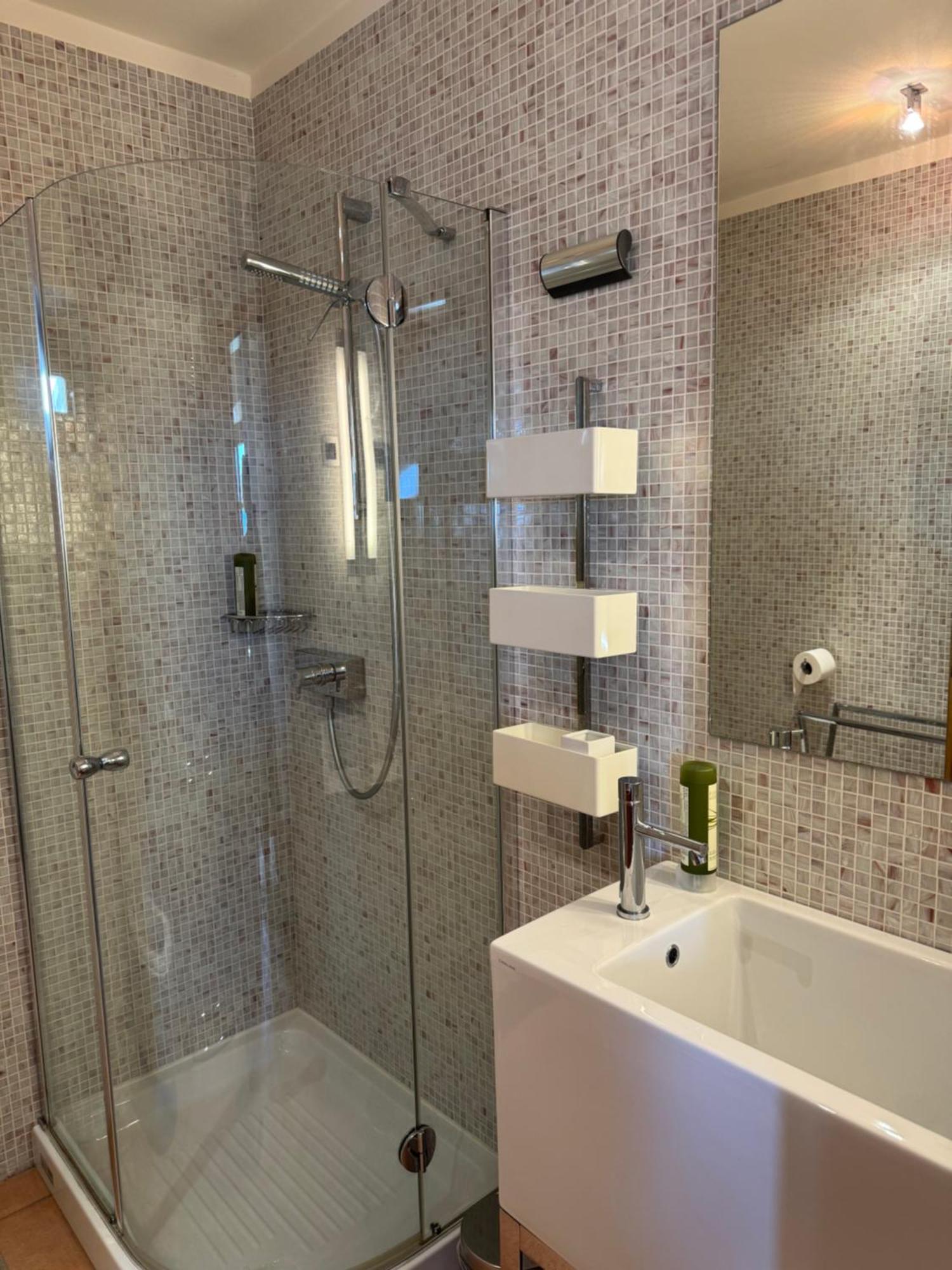 Smartnook Rooms And Apartment Esterno foto